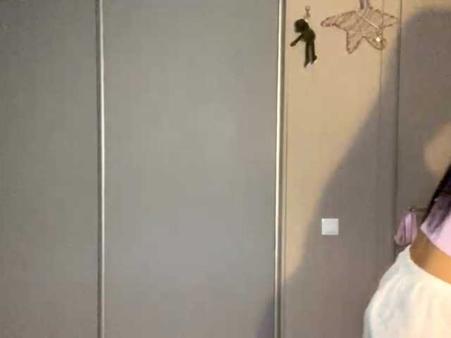 ZoeLecain's BongaCams show and profile