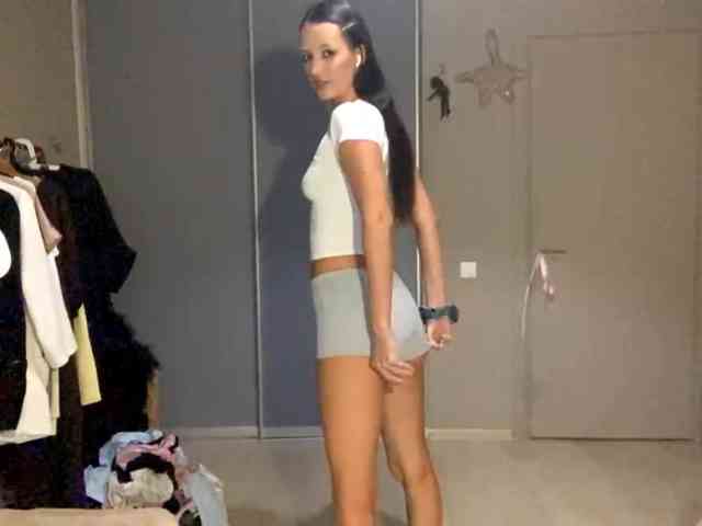 ZoeLecain Live Webcam on BongaCams