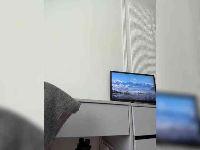 Lily33 Live Webcam on BongaCams