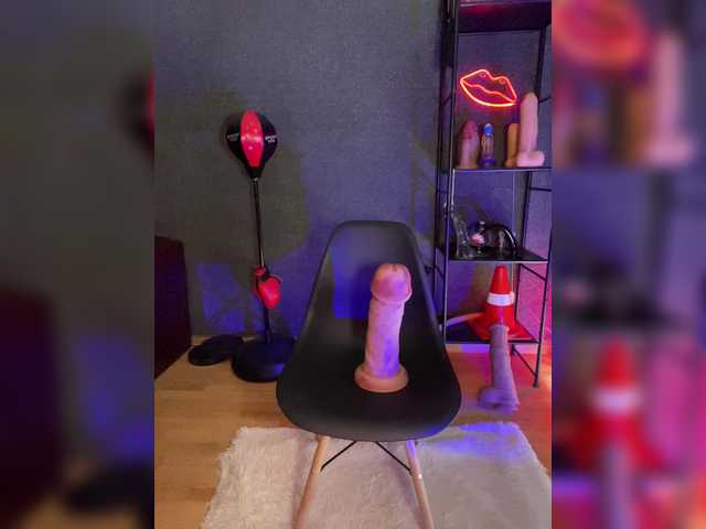 GloriaLove's BongaCams show and profile