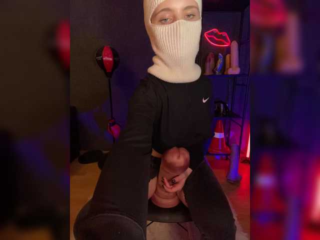 GloriaLove's BongaCams show and profile