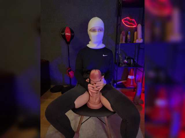 GloriaLove's BongaCams show and profile