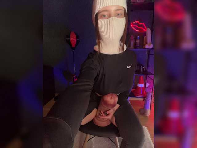 GloriaLove's BongaCams show and profile