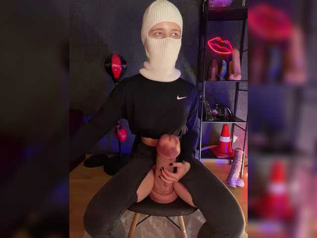 GloriaLove's BongaCams show and profile