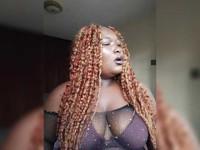 KandyDee's BongaCams show and profile