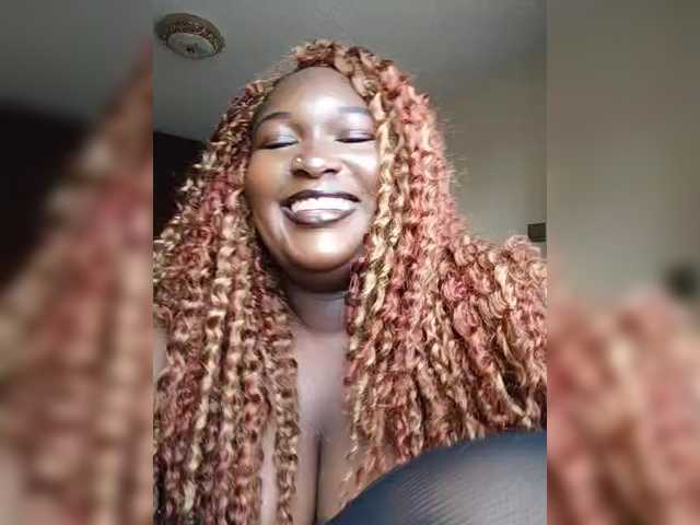 KandyDee's BongaCams show and profile