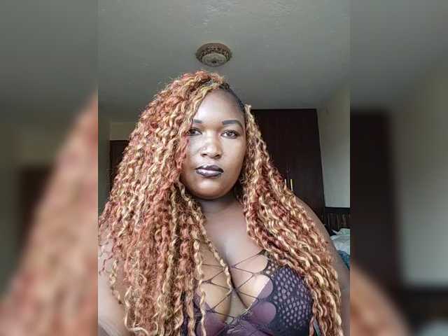 KandyDee's BongaCams show and profile