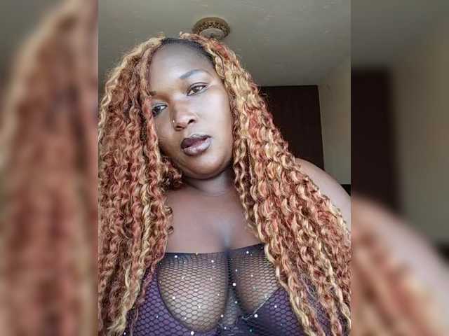 KandyDee's BongaCams show and profile