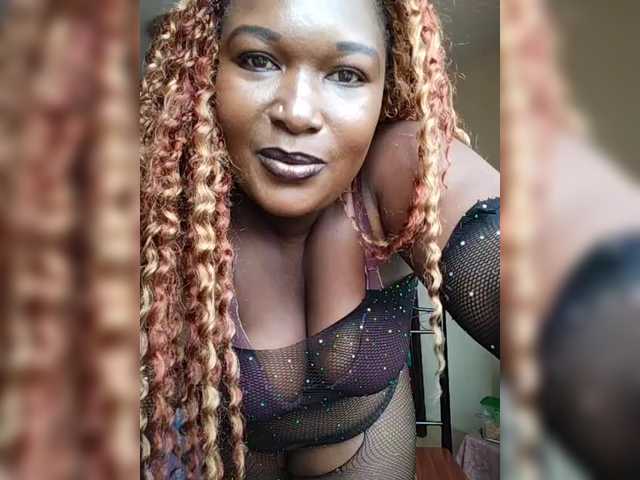 KandyDee's BongaCams show and profile