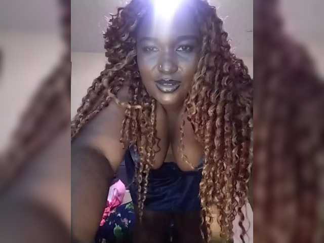 KandyDee's BongaCams show and profile