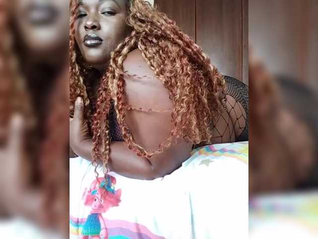 KandyDee's BongaCams show and profile