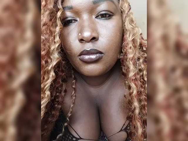 KandyDee's BongaCams show and profile