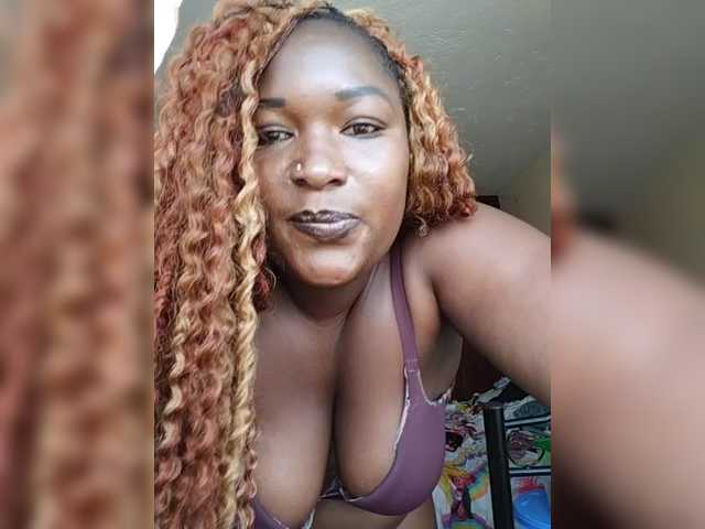 KandyDee's BongaCams show and profile