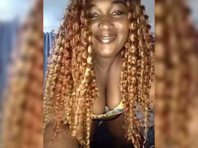 KandyDee's BongaCams show and profile