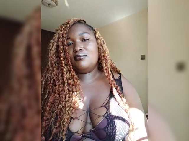 KandyDee's BongaCams show and profile