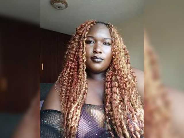 KandyDee's BongaCams show and profile