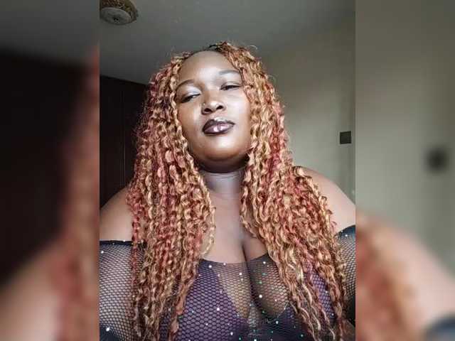 KandyDee's BongaCams show and profile