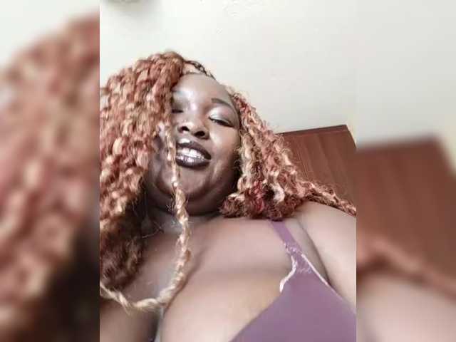 KandyDee's BongaCams show and profile