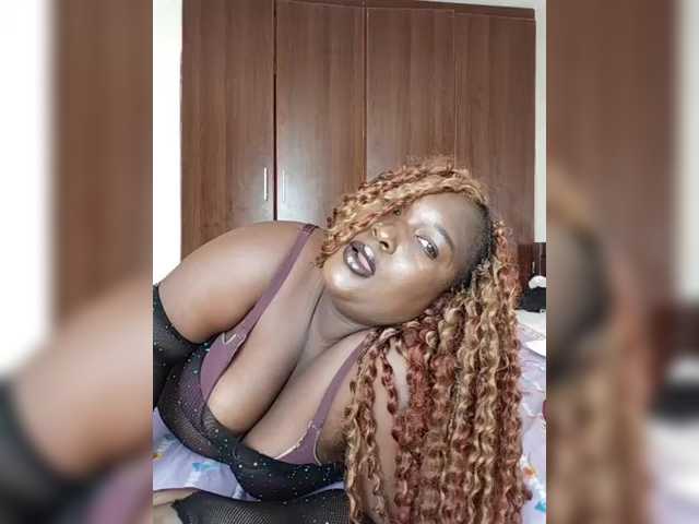 KandyDee's BongaCams show and profile