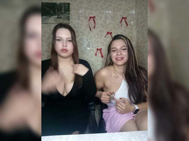 go to chat with Alica-and-Angelina