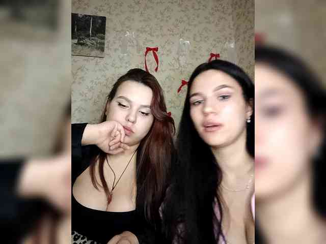 Alica-and-Angelina
