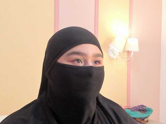 zharaa-'s BongaCams show and profile