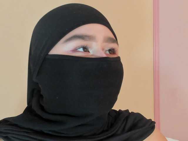 zharaa-'s BongaCams show and profile