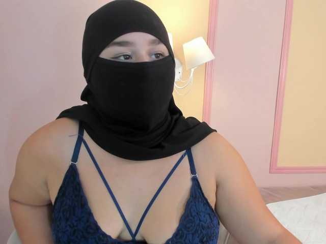 zharaa-'s BongaCams show and profile