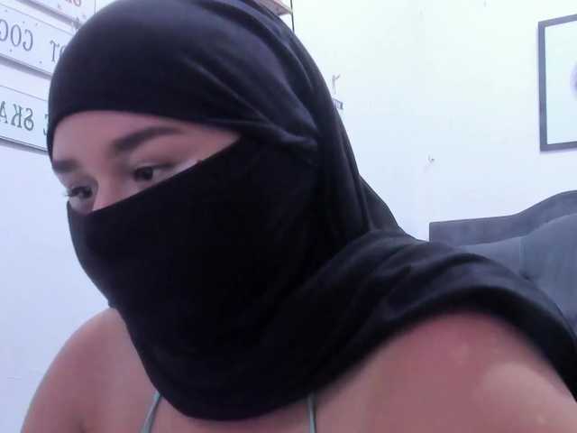 zharaa-'s BongaCams show and profile