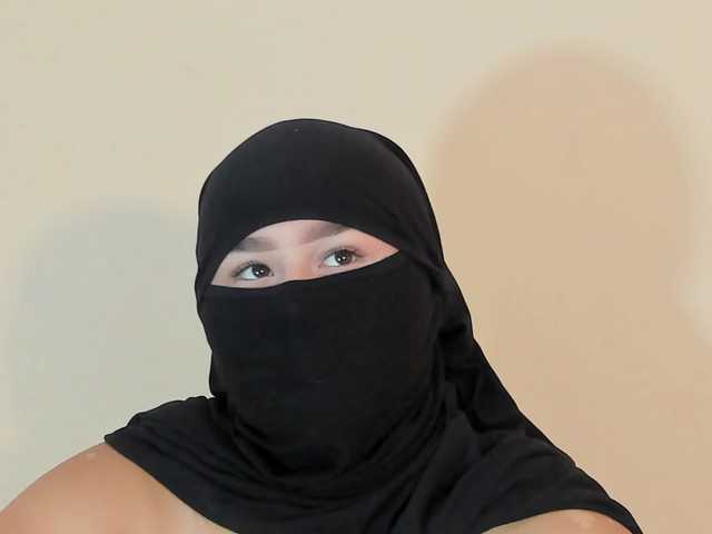 zharaa-'s BongaCams show and profile