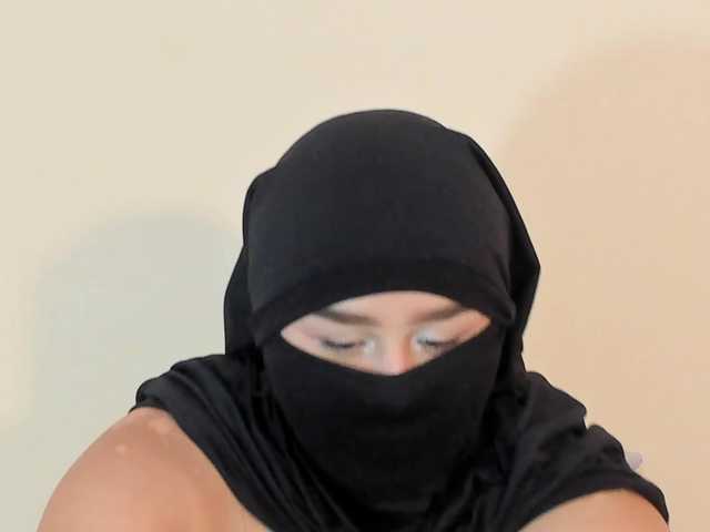 zharaa-'s BongaCams show and profile