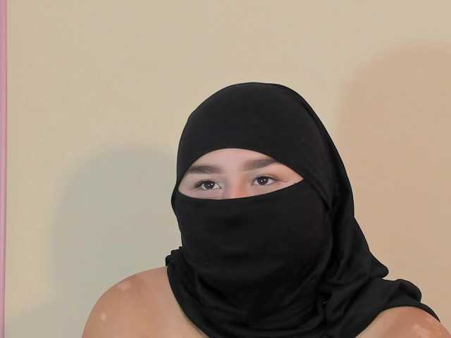 zharaa-'s BongaCams show and profile