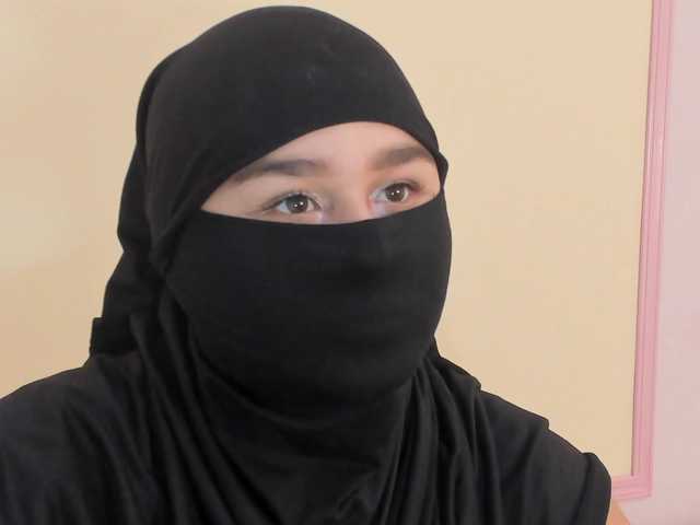 zharaa-'s BongaCams show and profile