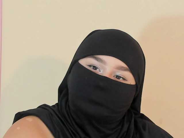 zharaa-'s BongaCams show and profile