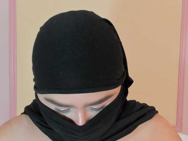 zharaa-'s BongaCams show and profile