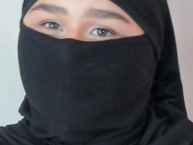 zharaa-'s BongaCams show and profile