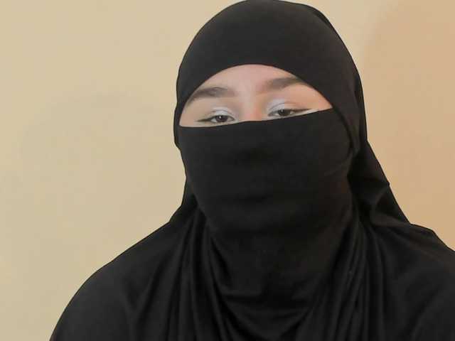 zharaa-'s BongaCams show and profile