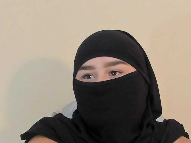 zharaa-'s BongaCams show and profile