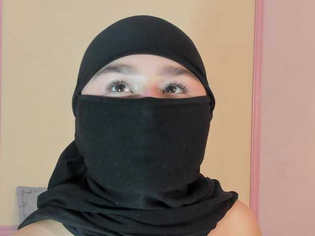 zharaa-'s BongaCams show and profile