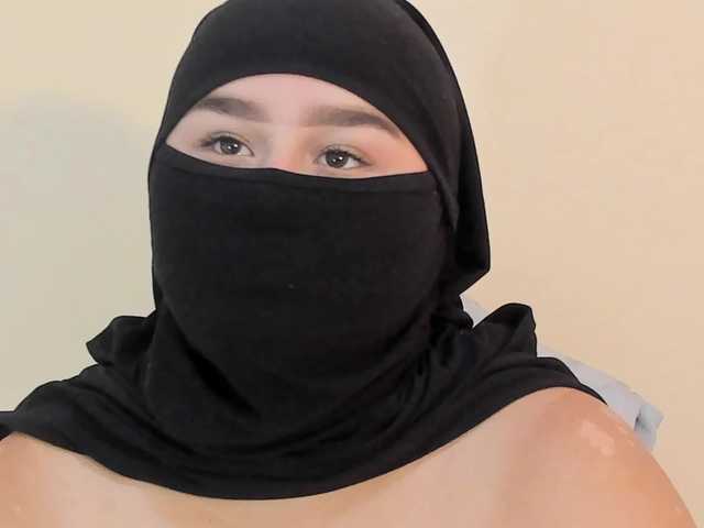 zharaa-'s BongaCams show and profile