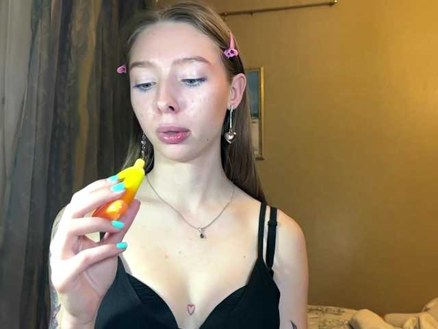 EstellFerkel's BongaCams show and profile