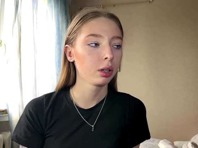 EstellFerkel's BongaCams show and profile