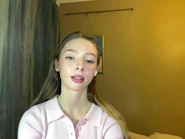 EstellFerkel's BongaCams show and profile