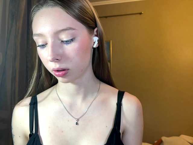 EstellFerkel's BongaCams show and profile