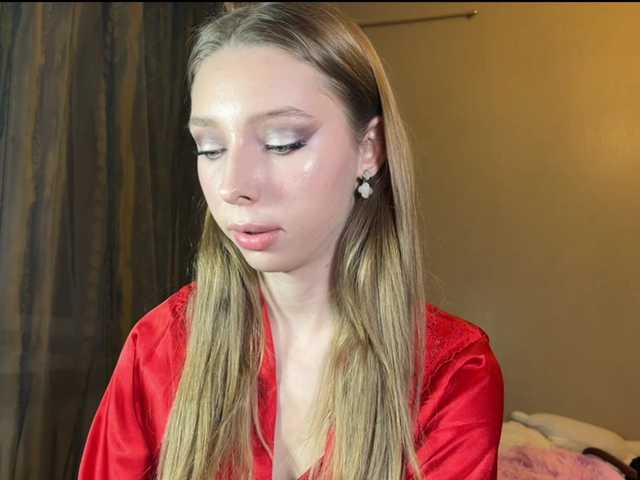 le modèle EstellFerkel est en webcam porno dans un show sur le site bongacams, il possède les tags suivants: White/Caucasian,Blonde,Shaved