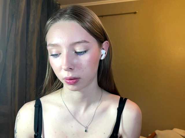 EstellFerkel's BongaCams show and profile