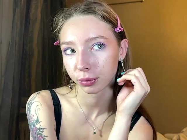 EstellFerkel's BongaCams show and profile