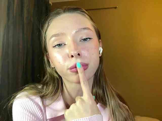 EstellFerkel Live Webcam on BongaCams