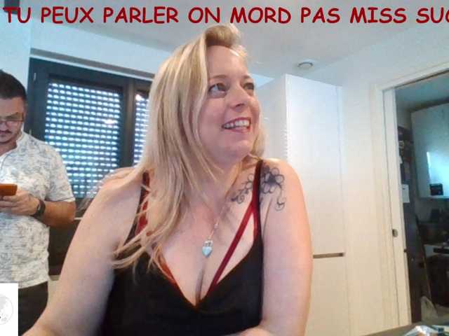 le modèle Miss-chupagirly est en webcam porno dans un show sur le site bongacams, il possède les tags suivants: White/Caucasian,Blonde,Shaved