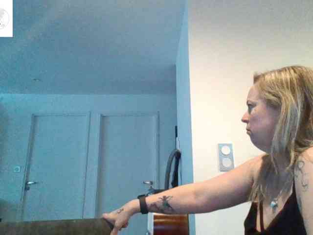 Miss-chupagirly webcam